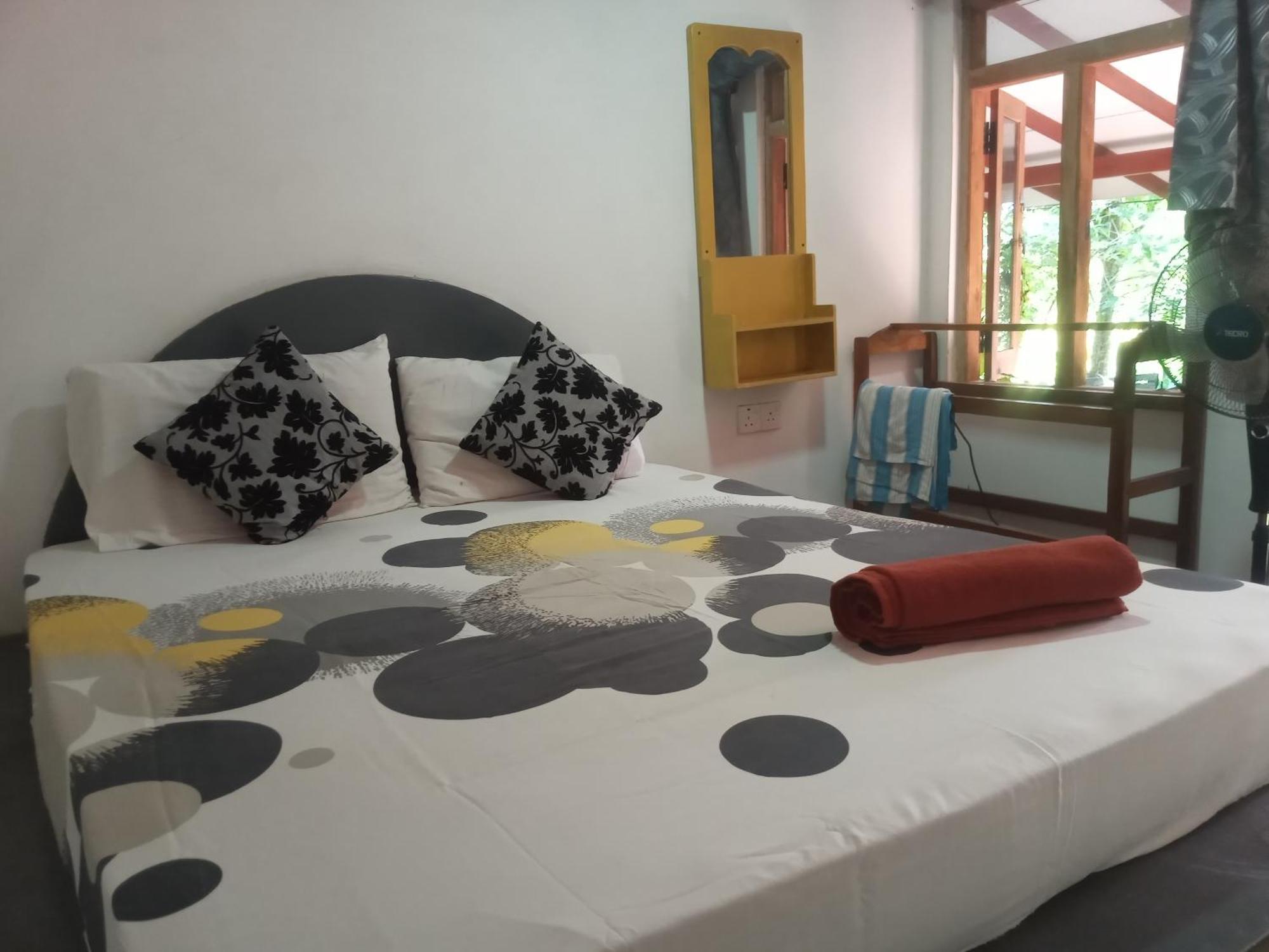 Angry Birds Homestay Habarana Buitenkant foto
