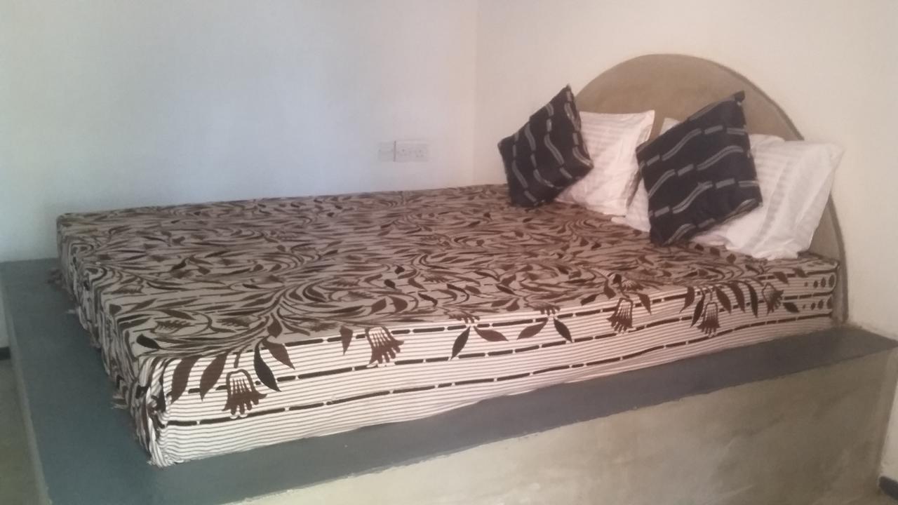 Angry Birds Homestay Habarana Buitenkant foto