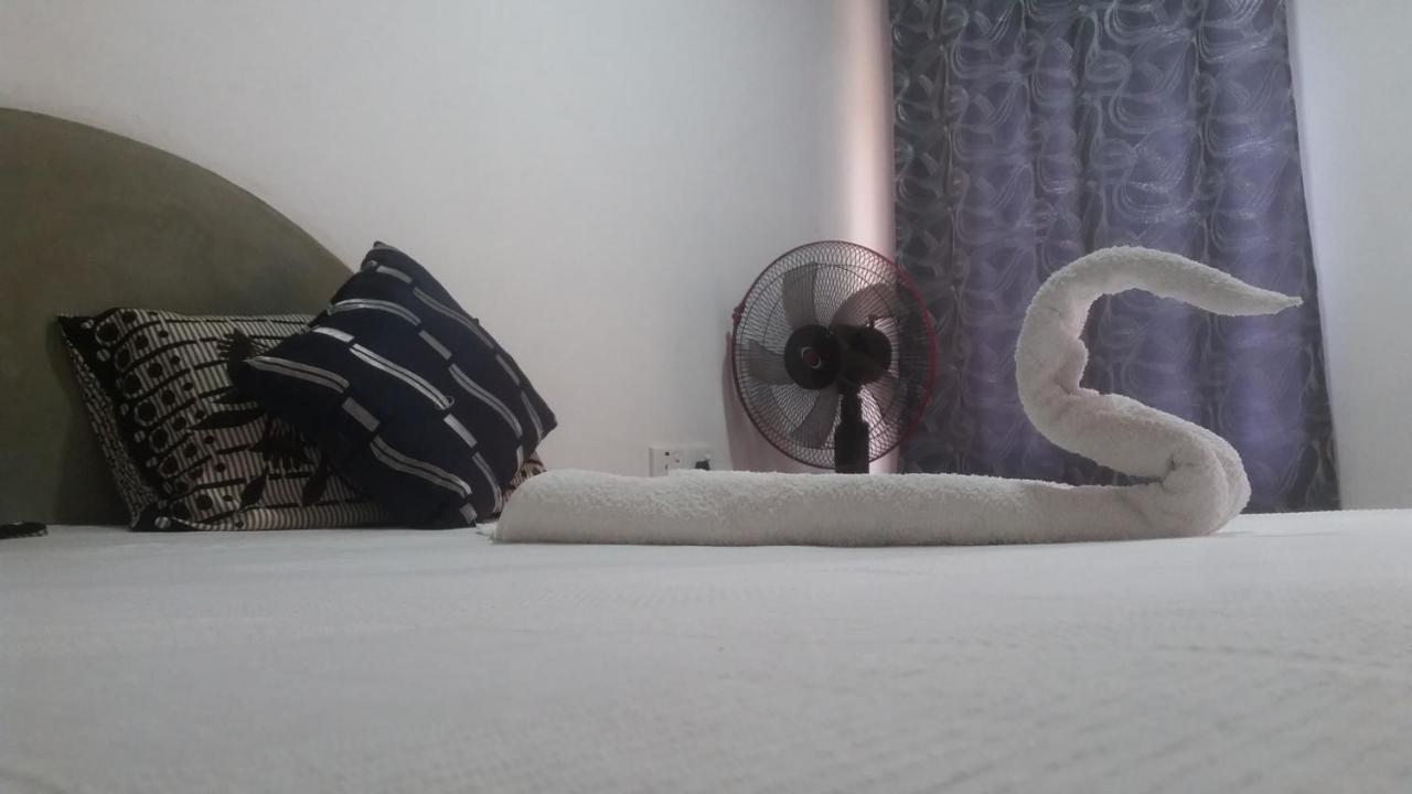 Angry Birds Homestay Habarana Buitenkant foto