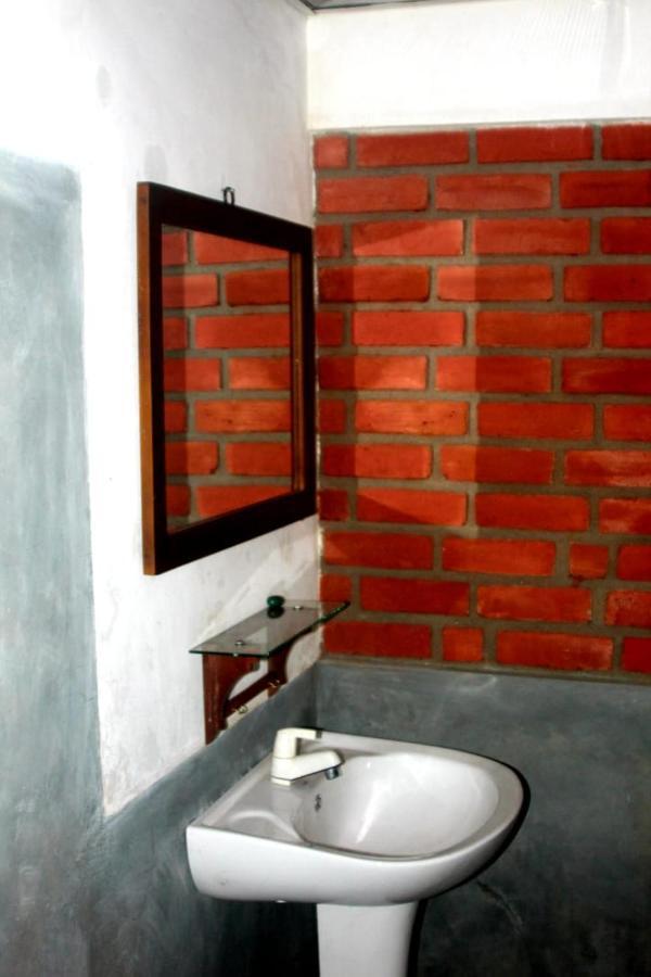 Angry Birds Homestay Habarana Buitenkant foto