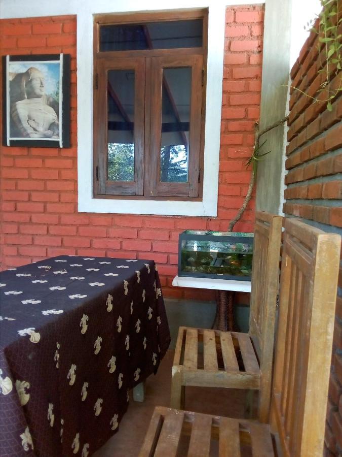 Angry Birds Homestay Habarana Buitenkant foto